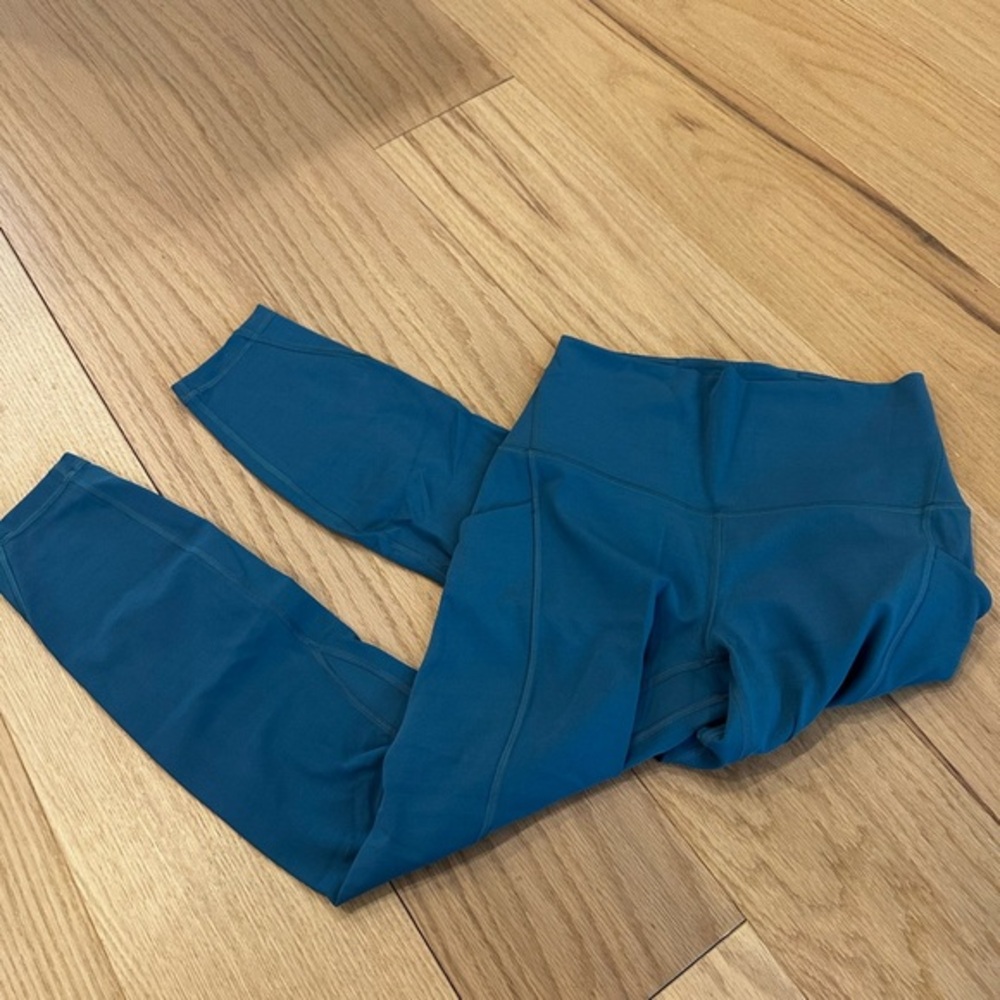 NWOT lululemon athletica Blue Leggings - Picture 1 of 4